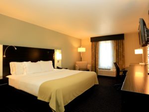 1-holiday-inn-express-and-suites-marion-room-4x3